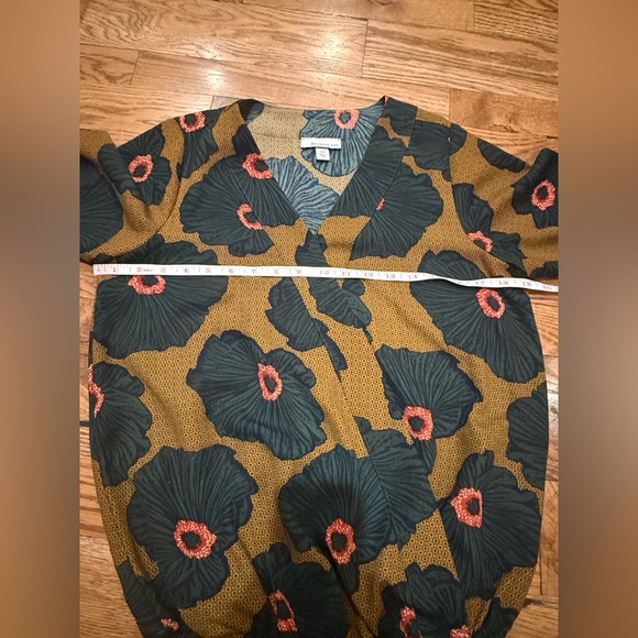 Allison Joy. Faux Wrap Floral Blouse. Size XS. - Picture 10 of 11